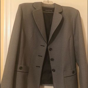 Women’s suit jacket. Never worn - size 18